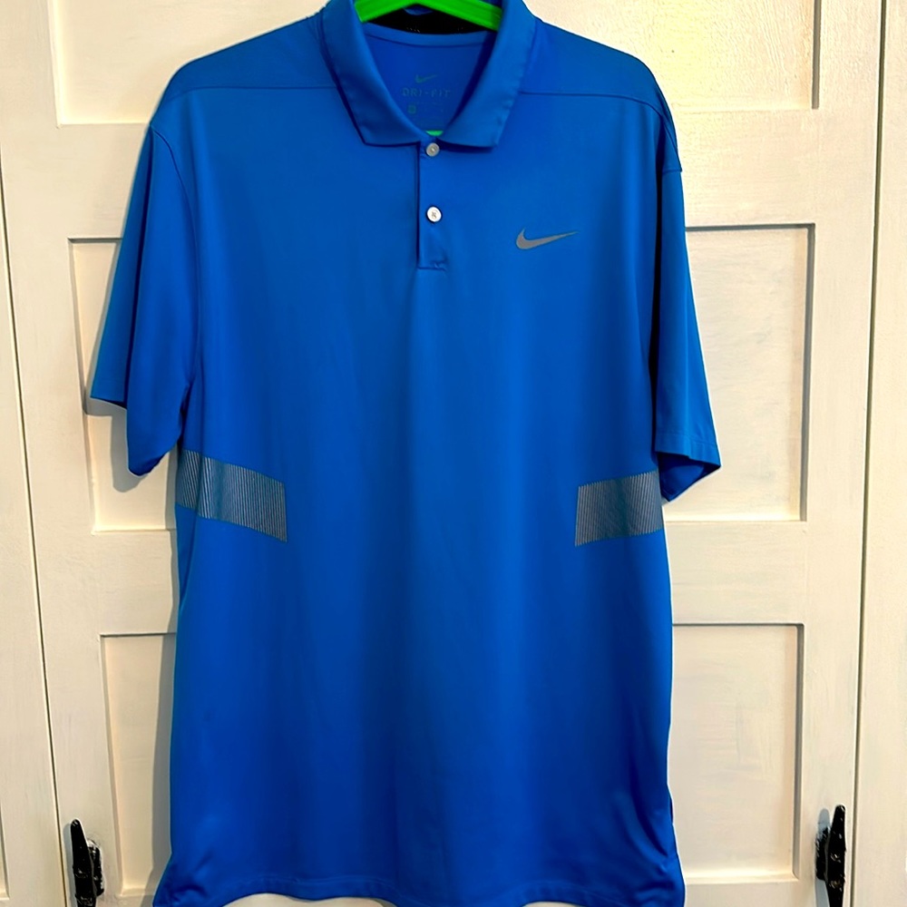 Nike dry fit, medium golf polo.